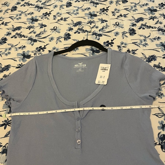 Hollister Ribbed top. - Picture 6 of 9